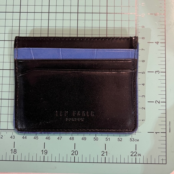 EUC Ted Baker London card holder - Picture 1 of 4